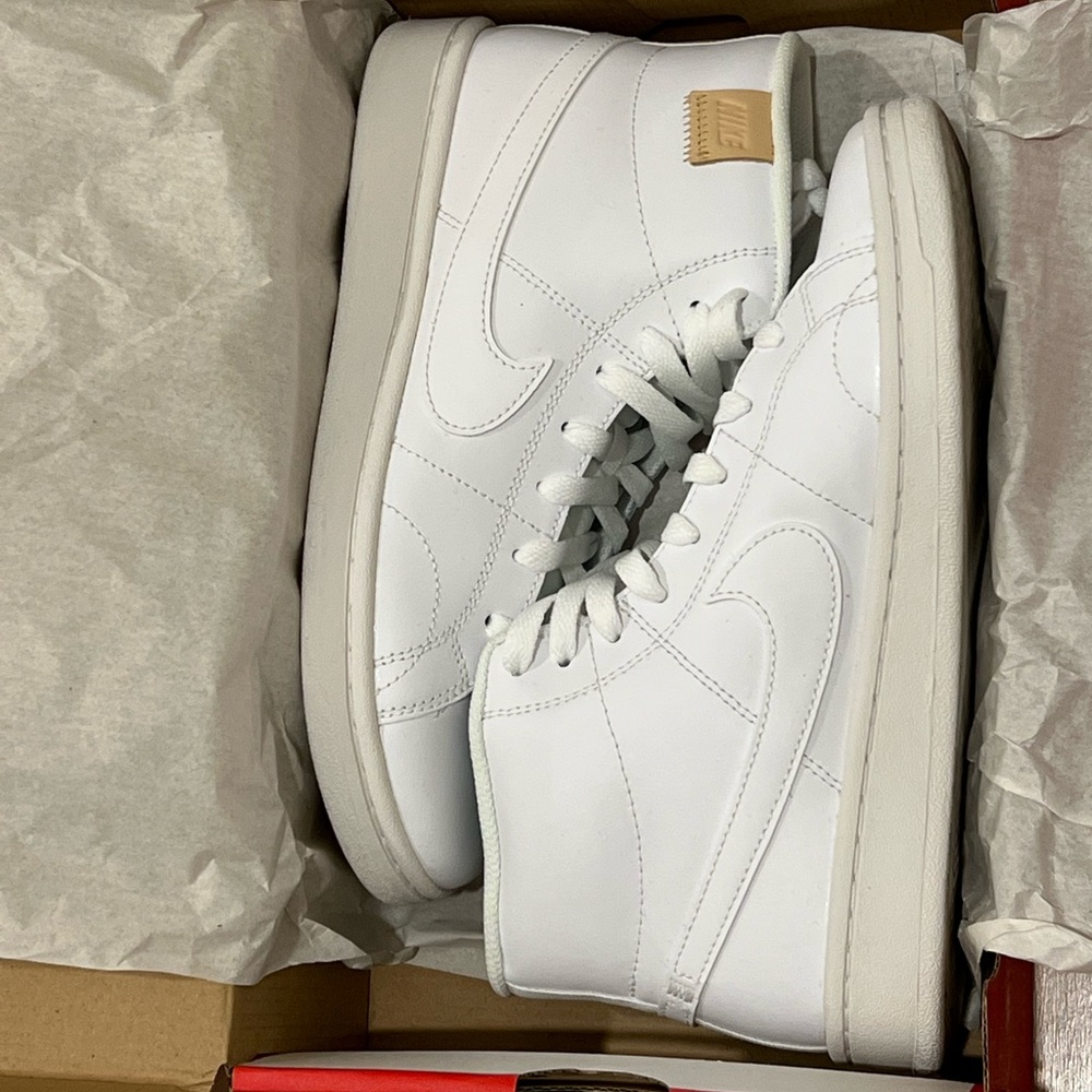 Nike Court Royale 2 Sneakers